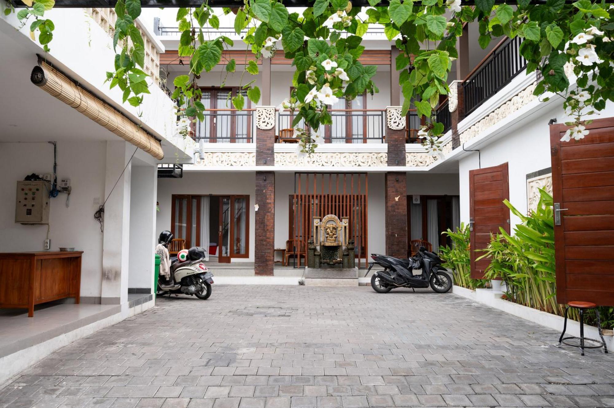 Reddoorz Plus At Yasa'S Living Denpasar Sanur  Exterior photo